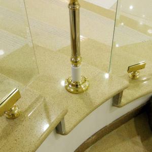 Ступени из кварцевого камня PlazaStone. Стоимость 440 000,00 руб.